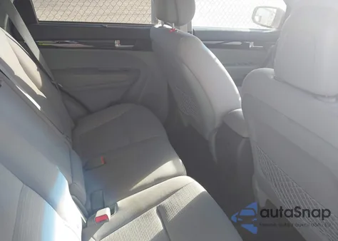 2014 Kia Sorento Lx z USA, uszkodzony, nr VIN 5XYKT3A6XEG509261